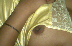 bhabhi busty nipples sexy pic