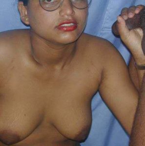 bhabhi hold cock nude boobs
