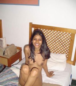 cute babe horny hot pic