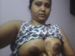 desi aunty hard boobs