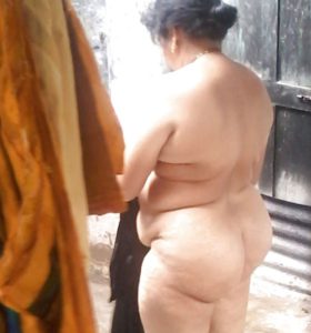 desi aunty naked ass pic