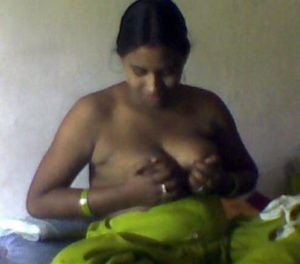 desi aunty naked tits