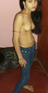 desi girl nude boobs pose