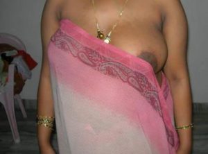 nude aunty boobs pic