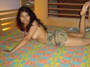 sexy desi pose girl naked xx