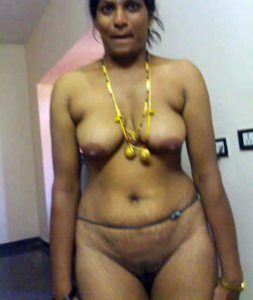 aunty naked sexy boobs
