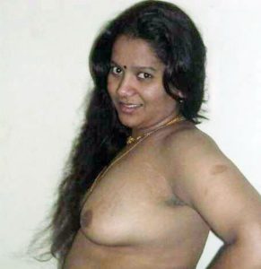 bhabhi naked boobs side pose
