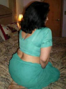 amateur desi aunty hot ass