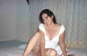 amateur desi aunty stripping cloths naked image