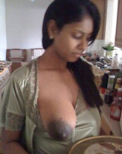 huge boobs indian girl naked pic