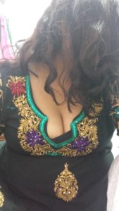 nude indian house wife deep cleavage