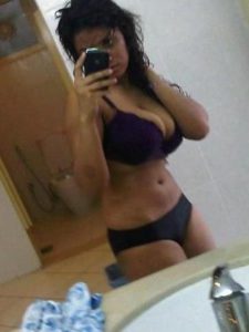 semi nude indian chick bathroom selfi