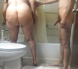 Amateur Aunty big round ass in bathroom nude