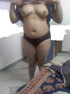 Desi Aunty big boobs hot