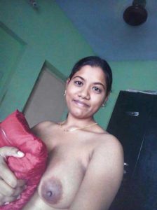 Desi Babe nude big tits hot