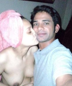 Desi Couple kissing nude hot selfie