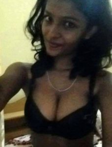 big boobs indian call center girl naked selfie