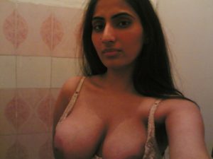 big boobs indian teen girl naked photo