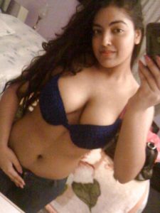 chubby desi girl naked pic