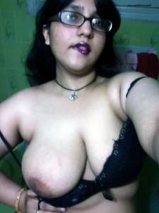 desi bhabhi hot big saggy tits nude