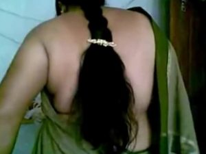 desi indian milf removing saree