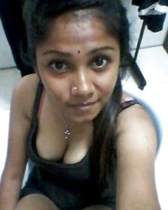 hot indian bhabhi selfie
