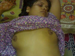 small boobs desi bhabhi