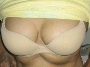 Amateur Bhabhi big tits in bra pic