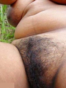 Amateur Bhabhi nude big tits hairy pussy xxx pic