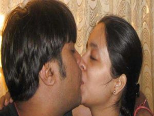 Amateur Couple hot smooch pic