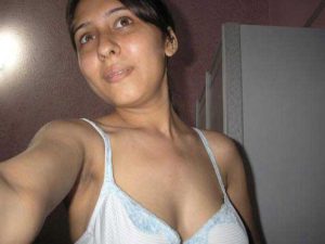 Amateur Girl hot underwear selfie