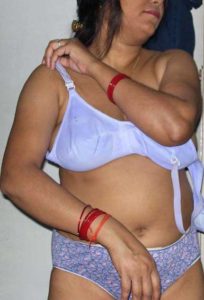 Desi Aunty hot panty pic