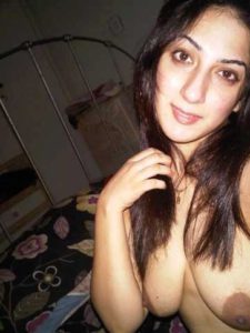 Desi Babe hot n sexy nude selfie
