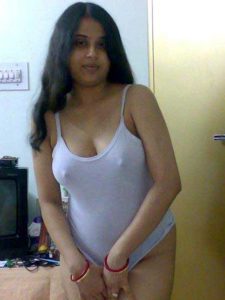 Desi Bhabhi big tits hot xxx pic