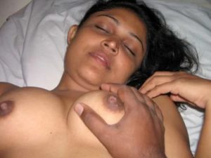 Desi Couple big round boobs pressed hard