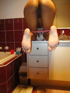 Desi Girl nude pussy bathroom pic