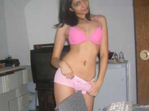 Desi Girl stripping hot pic