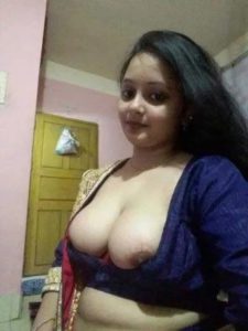 Desi Teen nude big boobs pic