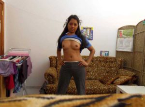 Desi Teen sexy nude posing pic