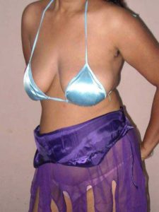 Desi aunty big tits in bikini pic