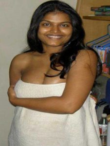 Desi bhabhi hot nude in towel pic