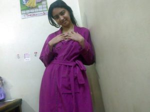 amateur desi newly married babe showing her body