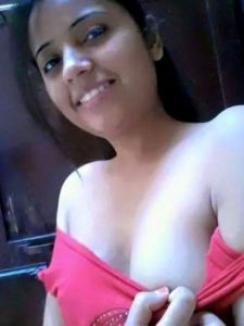 desi amateur hottie showing her mast tits