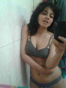desi indian babe sexy selfie