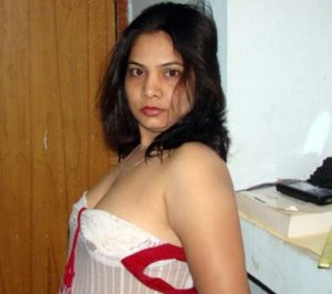 erotic desi milf nude photo