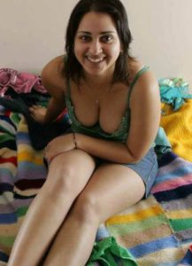 horny indian aunty nude pics