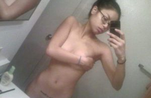 hot desi hottie nude selfie pic