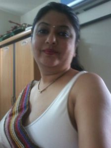 indian bhabhi naked round tits