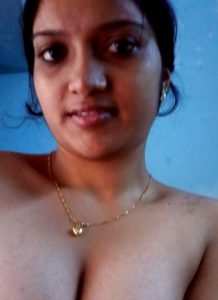 round boobs desi babe nude selfie