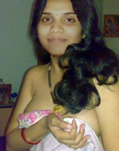 sexy indian mature housewife naked photo